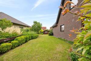 Viel Platz zum Leben! Attraktives Zweifamilienhaus mit Wintergarten, Kamin und großzügigem Garten! – Die vollständige Adresse der Immobilie erhältst du vom Anbieter., 38442 Ehmen, Wolfsburg – Vorschaubild 19