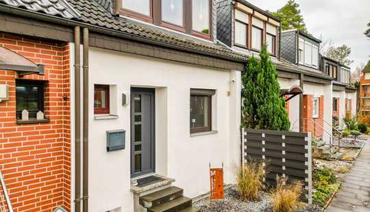 Bild von Reihenhaus mit zwei Garagen. Ruhig, übersichtlich, gut durchdacht