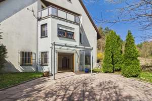 Stilvolle 3-Zimmer-Wohnung mit großzügiger Terrasse und lichtdurchflutetem Wohnkonzept