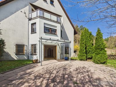 Stilvolle 3-Zimmer-Wohnung mit großzügiger Terrasse und lichtdurchflutetem Wohnkonzept