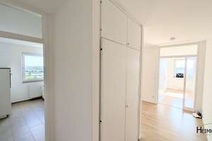 Fast barrierefrei 2 Zimmer Penthousewohnung mit Alpenblick! ca 67 m² mit großem Süd-Balkon & Garage – Die vollständige Adresse der Immobilie erhältst du vom Anbieter., 81243 Aubing-Süd, München – Vorschaubild 3