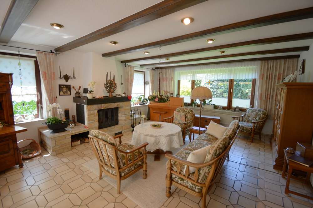 Immobilie in Weddingstedt - Großzügiger Winkelbungalow in ruhiger Wohnlage mit Ausbaureserve und gepflegtem Garten - Bild 5