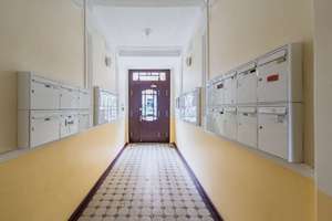 Rückzugsort im Szenekiez – helle 2-Zimmer-Wohnung mit Altbaucharakter – Schreinerstraße 24, 10247 Friedrichshain, Berlin – Vorschaubild 12