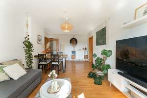 Ihr Investment in Bestlage von Köln-Nippes: Stilvolle 2-Zimmer-Wohnung mit Garage und Balkon