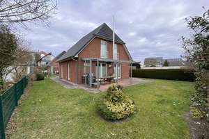 Timmendorfer Strand | Niendorf - Neuwertiges Einfamilienhaus in absoluter Strandnähe (100m) mit Stel – Die vollständige Adresse der Immobilie erhältst du vom Anbieter., 23669 Timmendorfer Strand – Vorschaubild 1