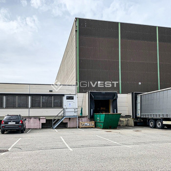 Attraktive Lagerhalle nähe A995