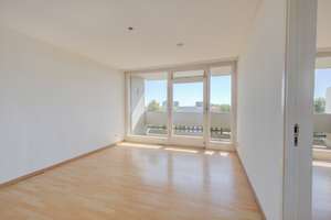 Freie Lichtdurchflutete 2-Zimmer-Wohnung mit großem Balkon und Weitblick in Solln – Die vollständige Adresse der Immobilie erhältst du vom Anbieter., 81477 Solln, München – Vorschaubild 5