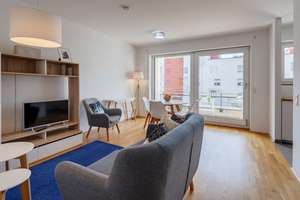 Ramersdorf: Neuwertige 2-Zimmer-Wohnung mit großem Südbalkon - frei