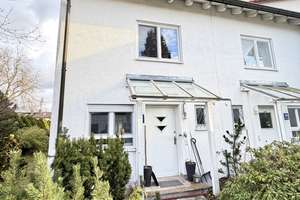 Traumhafte und charmante REH mit hervorragender Raumaufteilung mit Garten und Garage in ruhiger Lage – Die vollständige Adresse der Immobilie erhältst du vom Anbieter., 81825 Waldtrudering, München – Vorschaubild 15