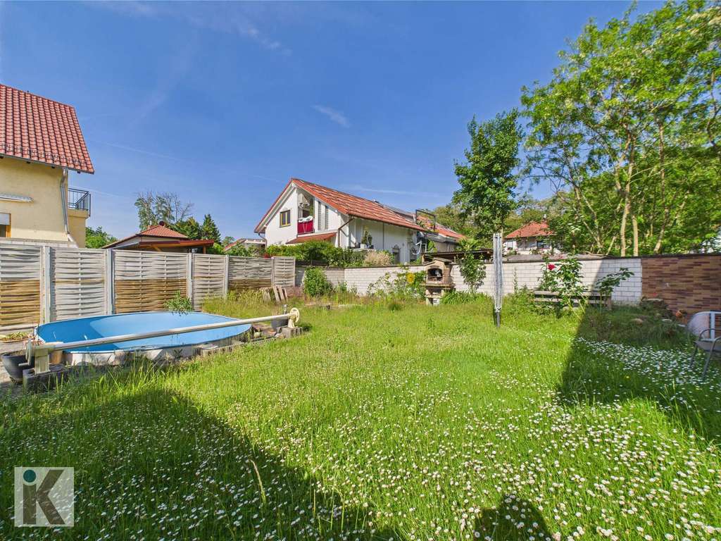 Immobilie in Ellerstadt - Großzügiges Familienhaus mit Pool, Terrasse und Balkon in ruhiger Lage - Bild 1