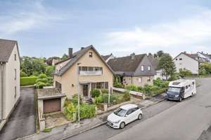 Vielseitiges Wohnhaus mit Einliegerwohnung – Ideal für Familie, Arbeit oder zur Vermietung – Die vollständige Adresse der Immobilie erhältst du vom Anbieter., 51465 Stadtmitte, Bergisch Gladbach – Vorschaubild 14