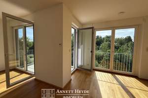 Ihr Blick in Grün und auf den Garchinger Mühlbach - zentrums- wie naturnah in Schwabing-Freimann – Die vollständige Adresse der Immobilie erhältst du vom Anbieter., 80939 Obere Isarau, München – Vorschaubild 12