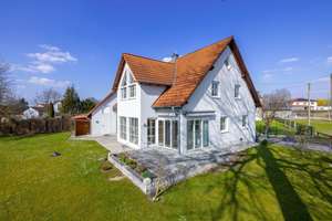 Wunderschönes Ein-/Zweifamilienhaus in Top-Lage an der Singold – flexibel nutzbar – Die vollständige Adresse der Immobilie erhältst du vom Anbieter., 86399 Bobingen – Vorschaubild 23