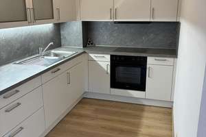 Neu renovierte Penthouse-Wohnung mit zwei Zimmern in Metten – 94526 Metten – Vorschaubild 1