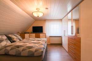 Einziehen und wohlfühlen - sehr gepflegtes Zweifamilienhaus mit Top-Potenzial zur flexiblen Nutzung – Rhein-Sieg-Kreis – Vorschaubild 7