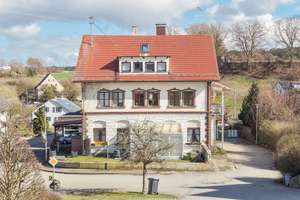 Große 3,5-Zimmer Wohnung mit Garten