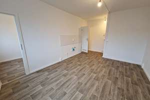 2-Zimmer-Wohnung im 4. Obergeschoss zu vermieten – Ringstraße 157, 4209 Grünau-Mitte, Leipzig – Vorschaubild 4