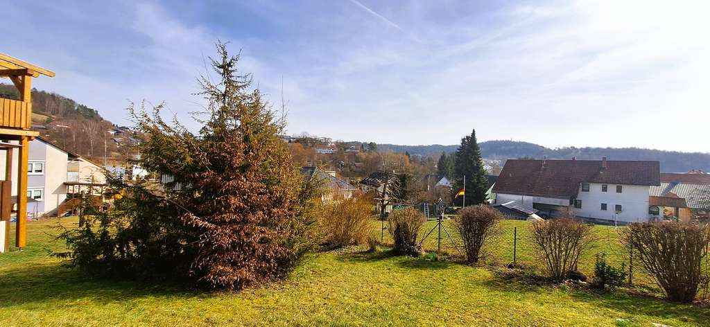 Immobilie in Weitramsdorf - Gemütliche 3-Zimmer Wohnung mit Terrasse, Gartenzugang und Blick über Weitramsdorf - Bild 3