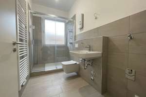 *Erstbezug nach Kernsanierung*Altbau*Tageslichtbad*