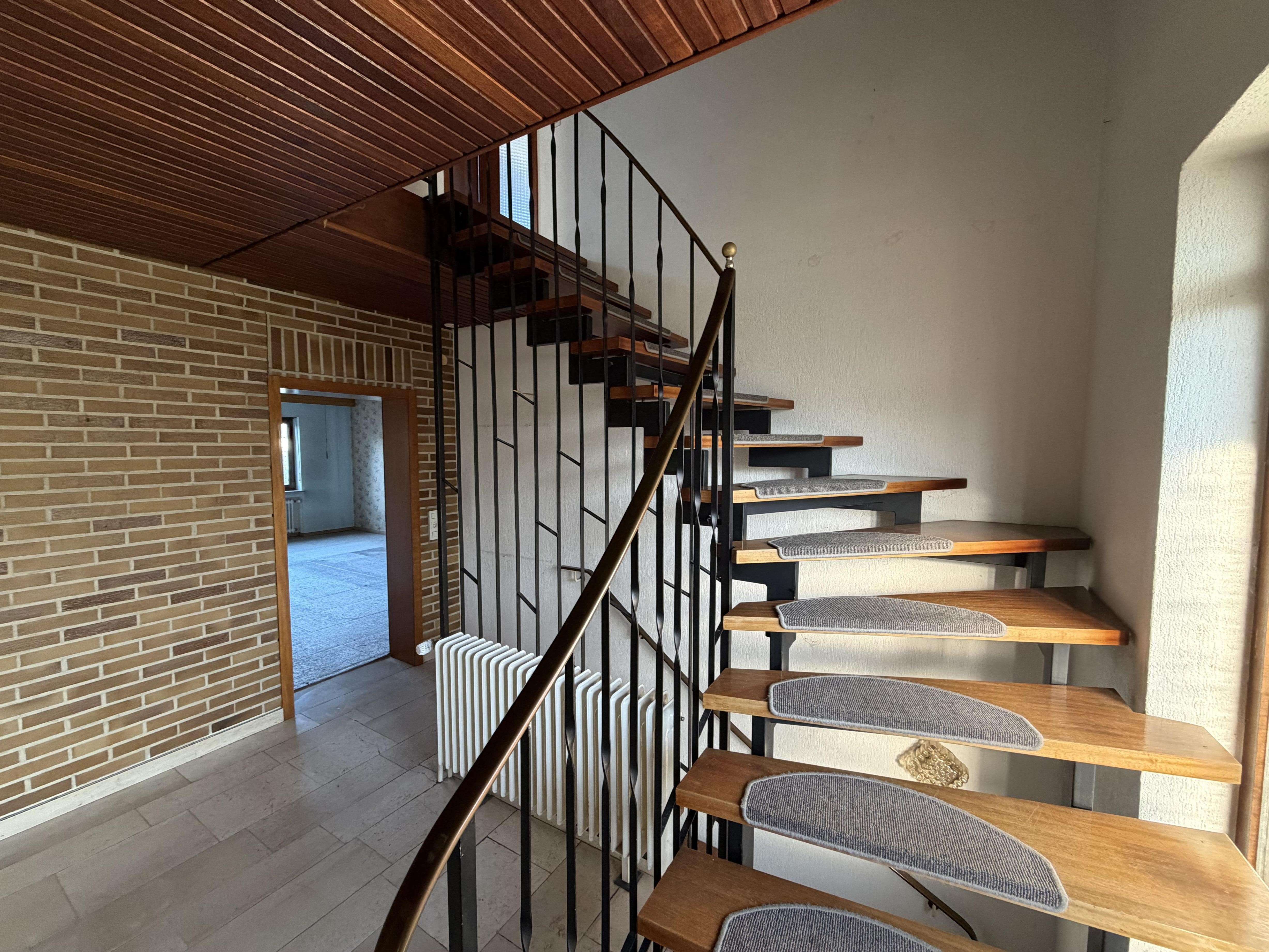 Immobilie in Wallerfangen - Schönes, großzügiges Einfamilienhaus in bevorzugter Wohnlage - Bild 4