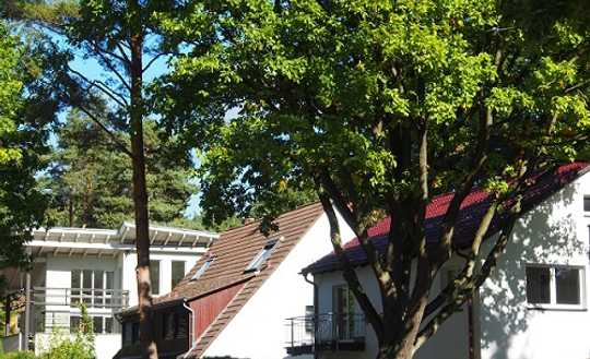 2-Generationen/2-Familienhaus nebst Terrasse, Carport und Garage
