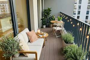 Direkter Spreeblick: Stilvolle 2-Zimmer-Wohnung mit großem Balkon