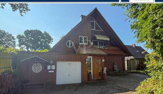 Bild von Zweifamilienhaus in Ofenerdiek mit ca. 365 m² Wohn- und Nutzfläche * Tempo-30-Zone