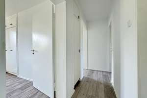 GROßZÜGIGE, HELLE 4-ZIMMER-WOHNUNG IM MODERNISIERTEN WOHNAUS IN FAMILIENFREUNDLICHER WOHNLAGE – Die vollständige Adresse der Immobilie erhältst du vom Anbieter., 81549 Südgiesing, München – Vorschaubild 13