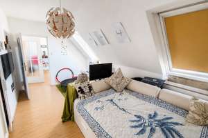Helle 2-Zimmer-DG-Wohnung mit Dachbalkon ins Grüne in Düsseldorf-Bilk – von privat – Auf'm Hennekamp 16, 40225 Bilk, Düsseldorf – Vorschaubild 7