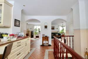 CA. 207 m² WOHN-/NUTZFLÄCHE - GROSSZÜGIGE MAISONETTE MIT GARTEN - WOHNEN MIT HAUSFLAIR – Die vollständige Adresse der Immobilie erhältst du vom Anbieter., 12621 Kaulsdorf, Berlin – Vorschaubild 2