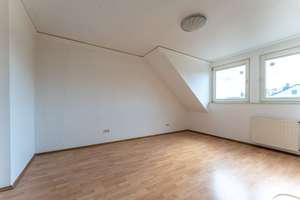 Altbau mit Innenhof, Werkstatt & Ausbaupotenzial – vielseitiges Zuhause in Düsseldorf-Wersten – Die vollständige Adresse der Immobilie erhältst du vom Anbieter., 40591 Wersten, Düsseldorf – Vorschaubild 12
