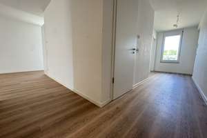 Ihr neues Zuhause mit moderner Wohnküche, lichtdurchfluteten Räumen und großzügiger Loggia – Von-Hünefeld-Straße 20+22, 89231 Neu-Ulm – Vorschaubild 8