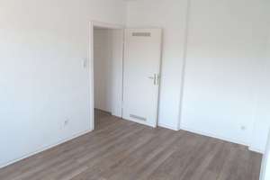 Niedrige Heizkosten durch wärmegedämmte Fassade--Tageslichtbad – Brinkstraße 26, 58097 Altenhagen, Hagen – Vorschaubild 3