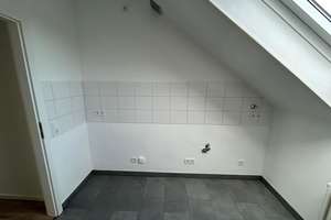 Sonnige 1-Zimmer-Dachgeschosswohnung mit Balkon in Krefeld – Viktoriastr. 138, 47799 Cracau, Krefeld – Vorschaubild 12