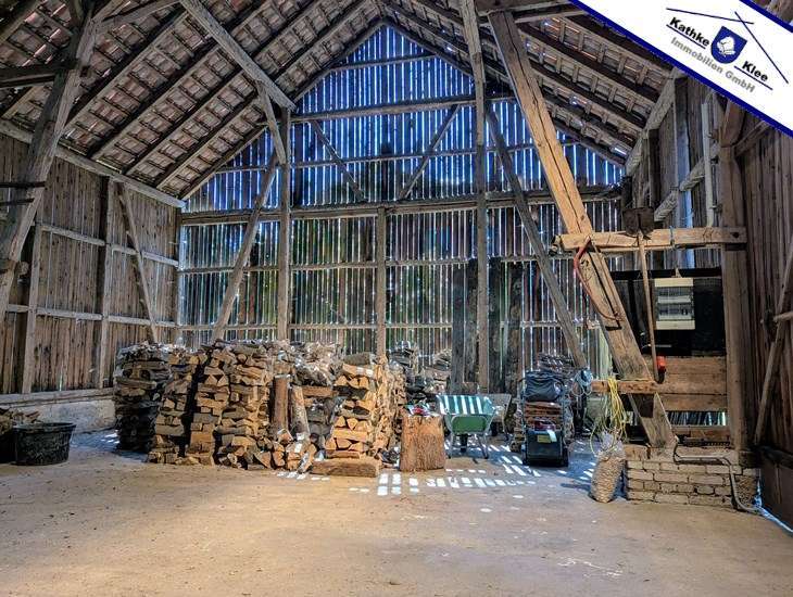 Immobilie in Walsrode - Historischer Charme trifft modernen Wohnkomfort: Großzügiges Anwesen mit Biotop, Stall und Scheune - Bild 2