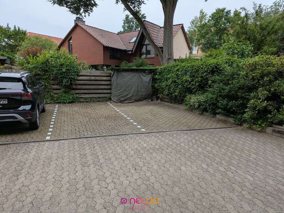 Stellplatz mit Brennholzlager