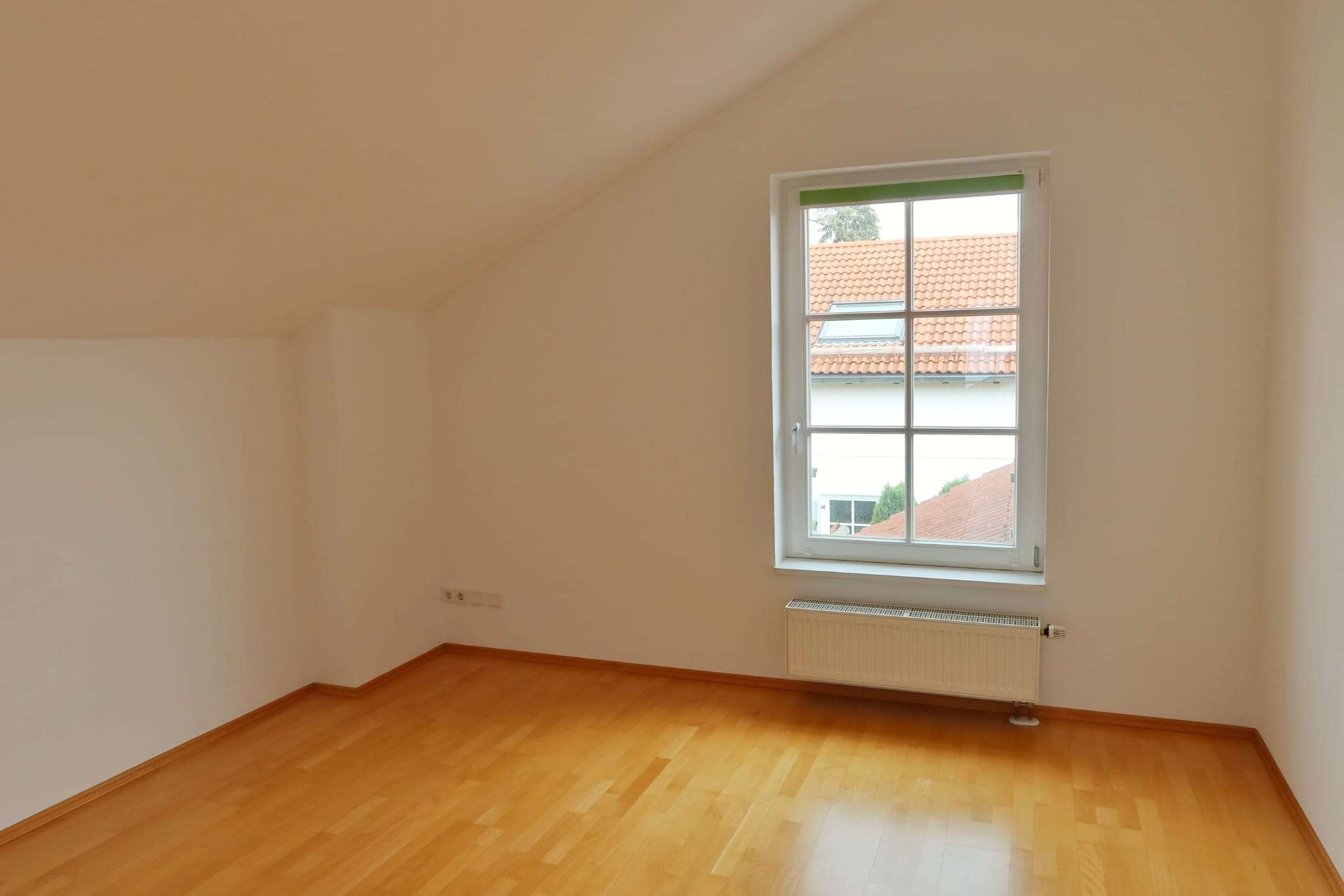 Immobilie in Straßlach-Dingharting - Lichtdurchflutetes geräumiges Landhaus in idyllischer Bestlage des Münchener Südens - Bild 1