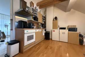 Dachgeschosswohnung mit Einbauküche in begehrter Lage
