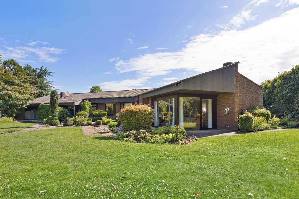 Immobilie in Ochtrup - Provisionsfrei – Anwesen mit parkähnlichem Grundstück und exklusivem Wohnkomfort in einmaliger Lage - Bild 0