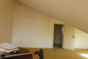 Geräumige und sonnige DG-Wohnung, TL-Bad, 3 Balkone, TG – Blumenstraße 16, 70736 Fellbach – Vorschaubild 7