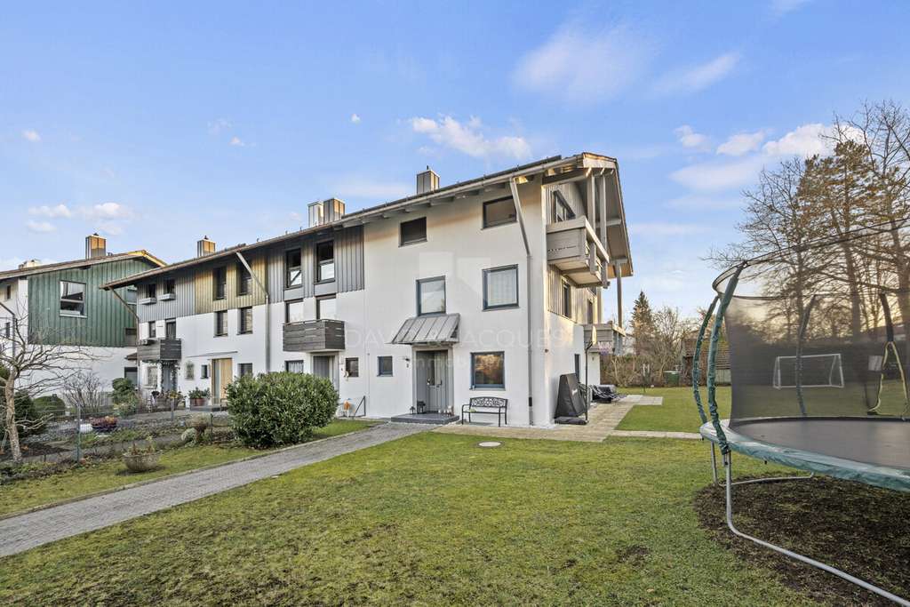 Immobilie in Oberhaching - Traumhaftes Zuhause mit weitläufigem Grundstück und großzügigem Raumangebot - Bild 1