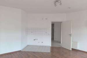 Helle und großzügige 2-Raum-DG-Wohnung mit Fahrstuhl – Lutherstraße 13, 39112 Sudenburg, Magdeburg – Vorschaubild 3