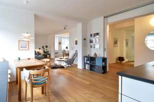 Viel Raum, viel Stil, viel Leben!
Große, neuwertige Traumwohnung mit 3 Balkonen – Die vollständige Adresse der Immobilie erhältst du vom Anbieter., 45138 Südostviertel, Essen – Vorschaubild 9