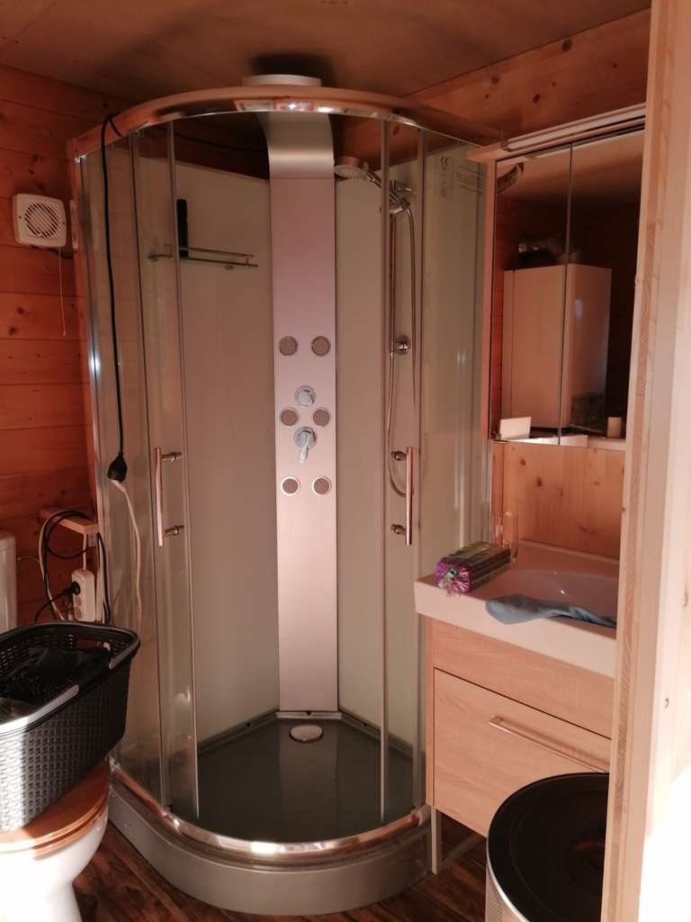 Immobilie in Eisenberg (Pfalz) - Wochenendhaus auf dem Campingplatz Ochsenbusch Park - Bild 4