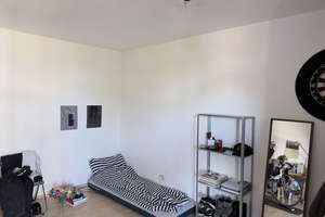 Zuhause mit 1 Zimmer in zentraler Lage von Köln Zollstock mit Balkon am Südstadion – Bernhard-Feilchenfeld-Straße 1, 50969 Zollstock, Köln – Vorschaubild 4
