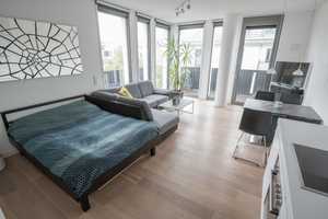 Möbliertes, extrem helles Apartment in zentraler Lage – Hermann-Lingg-Straße 16, 80336 München – Vorschaubild 1