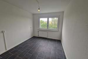 **FAMILIEN WILLKOMMEN**4-Zimmer-Wohnung // Balkon // Bad mit Wanne // 4.OG // ab sofort – Ringstraße 183, 4209 Grünau-Mitte, Leipzig – Vorschaubild 10