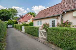 Charmantes Einfamilienhaus mit Gartenidylle und Garage – Eisnerstraße 32, 7318 Saalfeld-Rudolstadt (Kreis) – Vorschaubild 2