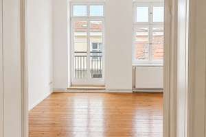 *Kapitalanlage* Gepflegte 2-Zimmer-Altbauwohnung im Stuckaltbau im Wins-Viertel – Die vollständige Adresse der Immobilie erhältst du vom Anbieter., 10405 Prenzlauer Berg, Berlin – Vorschaubild 2