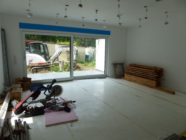 DHH in Eschborn... V-E-R-K-A-U-F-T... image